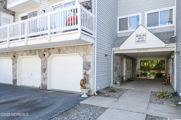 Toms River, NJ 08755,607 Schley Avenue