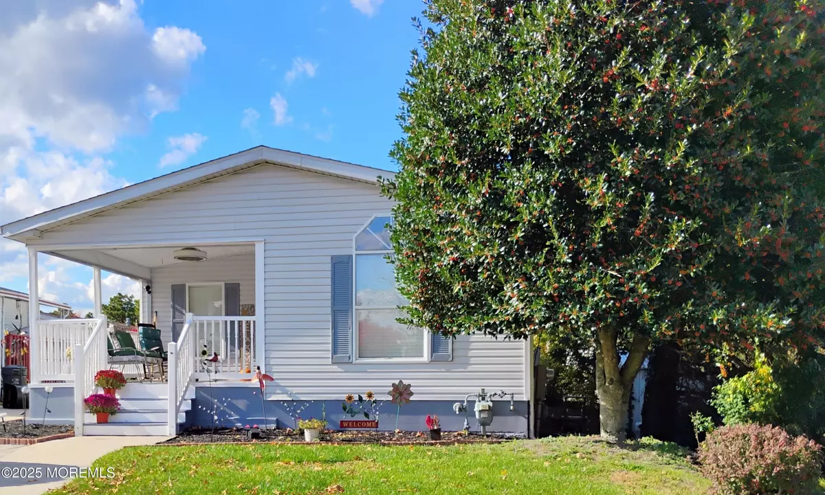 Whiting, NJ 08759,26 Pine Ridge Boulevard