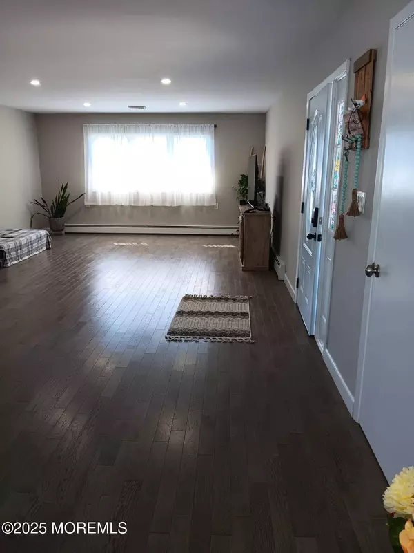 Toms River, NJ 08757,19 Venezia Street
