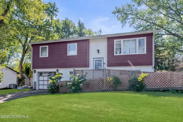 Jackson, NJ 08527,11 Spruce Terrace
