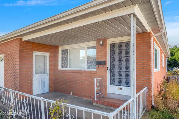 Toms River, NJ 08757,19 Georgetown Drive