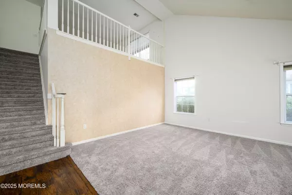 Lakewood, NJ 08701,10 Pine Valley Court