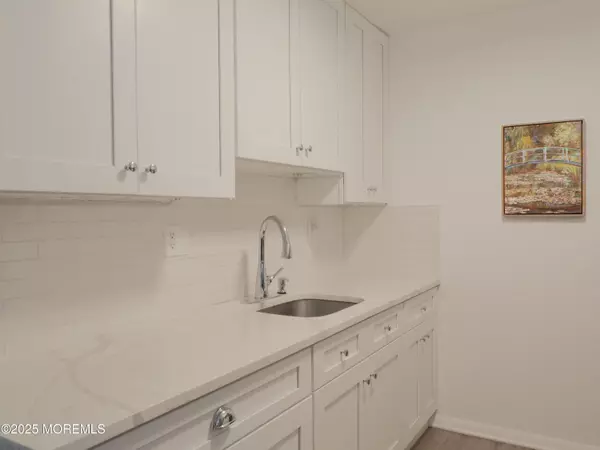 Lakewood, NJ 08701,434 Portsmouth Drive