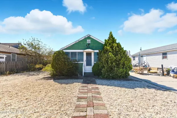 115 Midway Avenue, South Seaside Park, NJ 08752