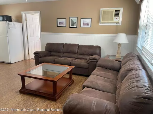 Lavallette, NJ 08735,15 Elizabeth Avenue