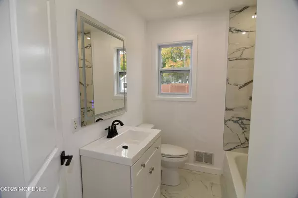 Toms River, NJ 08753,914 Neville Street