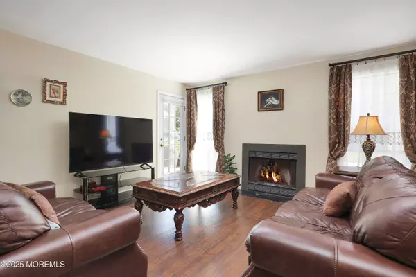 Morganville, NJ 07751,455 Hawthorne Place