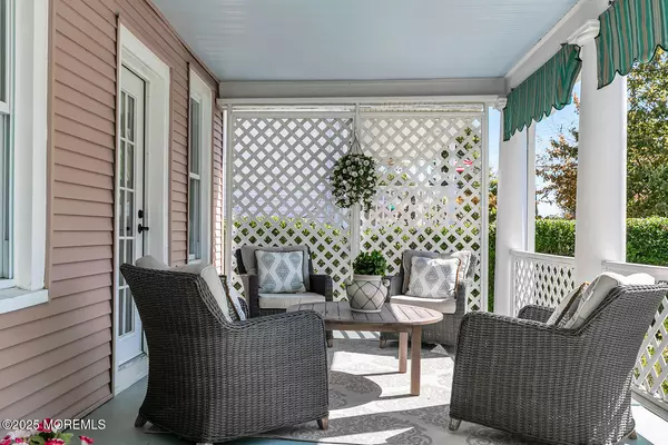 Rumson, NJ 07760,24 Grant Avenue