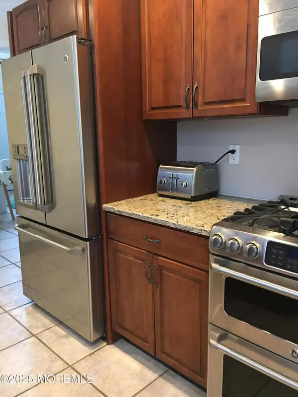 Manalapan, NJ 07726,124 Taylors Mills Road