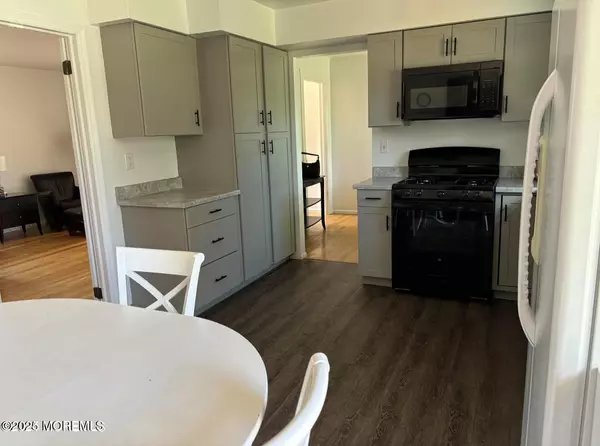 Oakhurst, NJ 07755,41 Heath Avenue