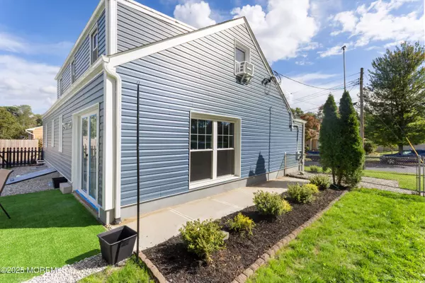 Freehold, NJ 07728,3 Crestwood Drive