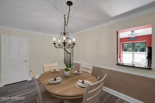 Aberdeen, NJ 07747,75 Bradford Court