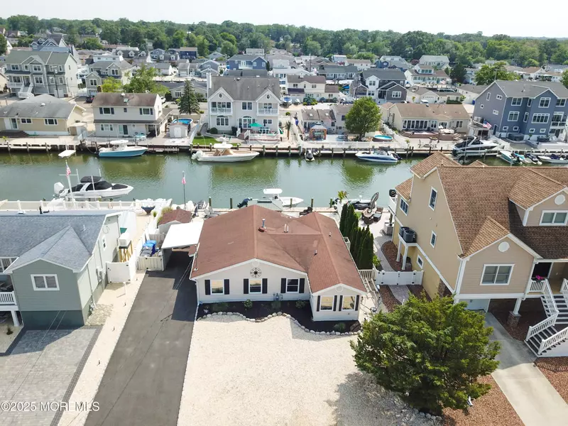 1841 Starboard Court, Toms River, NJ 08753