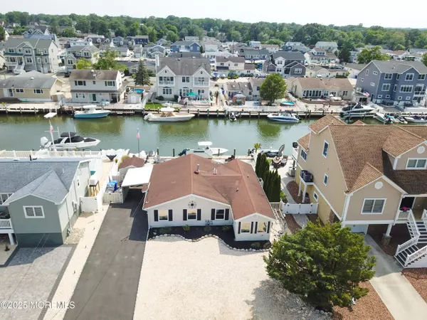 1841 Starboard Court, Toms River, NJ 08753