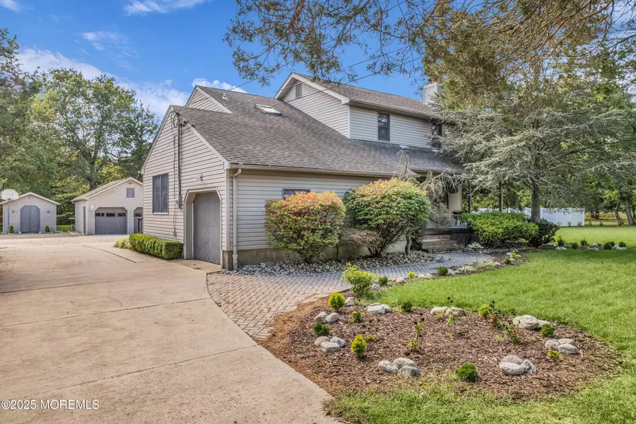 137 Dugan Lane, Toms River, NJ 08753