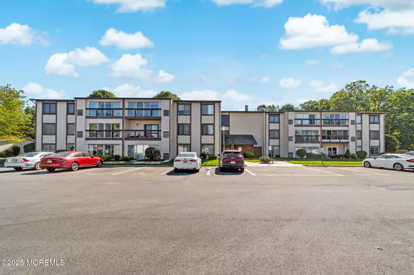 Monroe, NJ 08831,278 Crosse Drive #3G