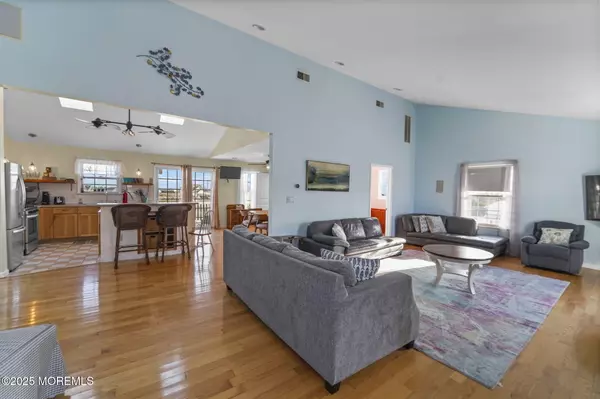 Manahawkin, NJ 08050,11 Avenue D