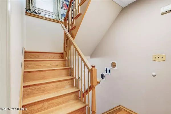 Manalapan, NJ 07726,21 Lone Star Lane