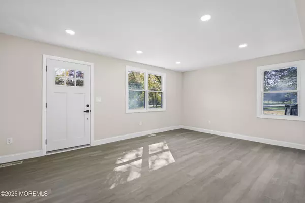 Cream Ridge, NJ 08514,393 E Millstream Road