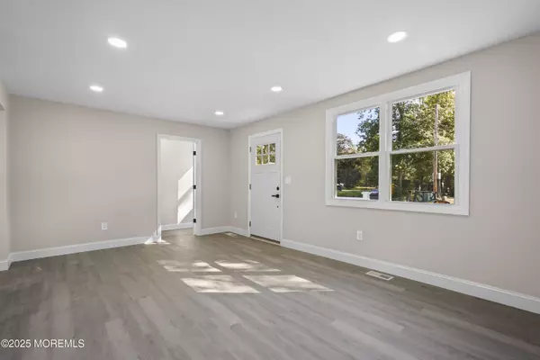 Cream Ridge, NJ 08514,393 E Millstream Road