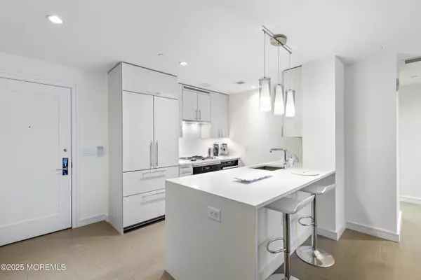 Long Branch, NJ 07740,15 Morris Avenue #202