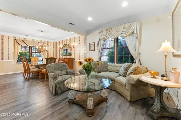 East Windsor, NJ 08520,4 Sandstone Road