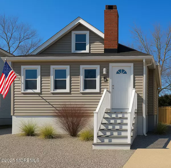 Rumson, NJ 07760,5 Meadowbrook Avenue