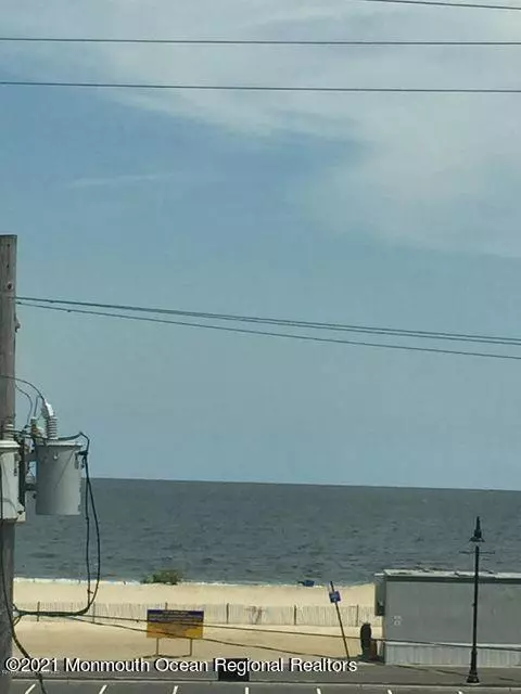 Sea Bright, NJ 07760,1066 Ocean Avenue #3