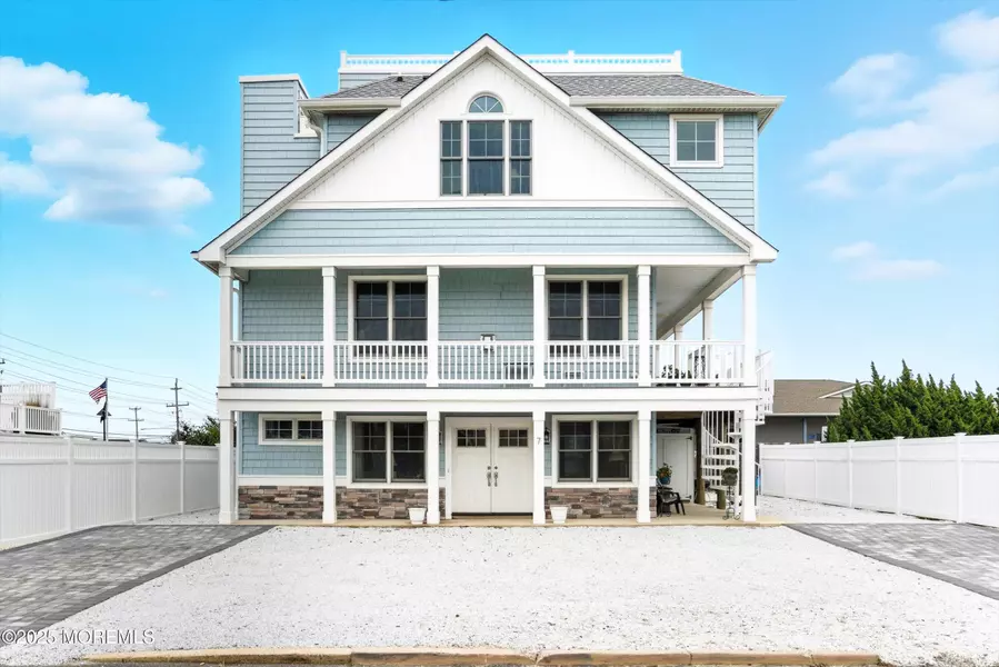 7 E Lavenia Avenue, Long Beach Twp, NJ 08008