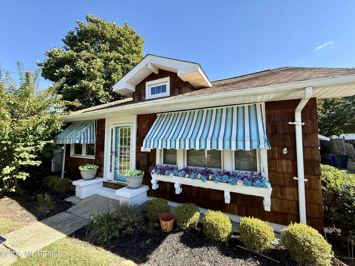 Spring Lake, NJ 07762,2116 4th Avenue