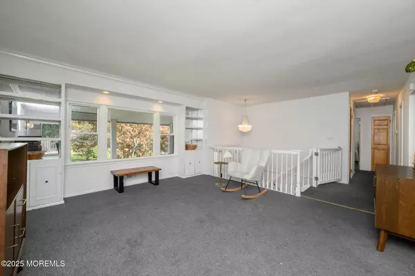 Manalapan, NJ 07726,25 Highland Drive