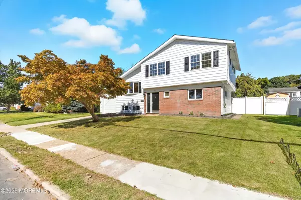 Hamilton, NJ 08690,14 Sycamore Way