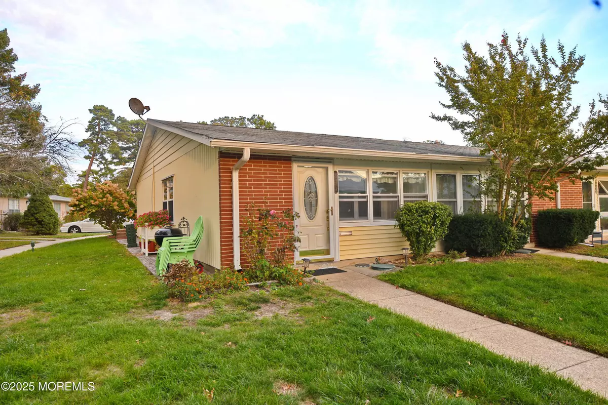 Lakewood, NJ 08701,652 Plymouth Drive