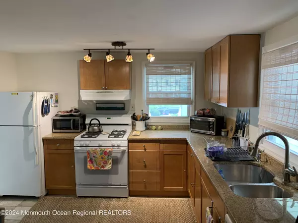 Ocean Grove, NJ 07756,19 Webb Avenue #2