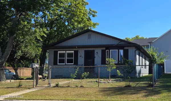 871 S Concourse Road S, Keyport, NJ 07735