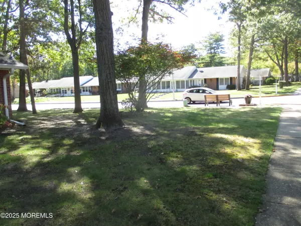 Lakewood, NJ 08701,465 Thornbury Court