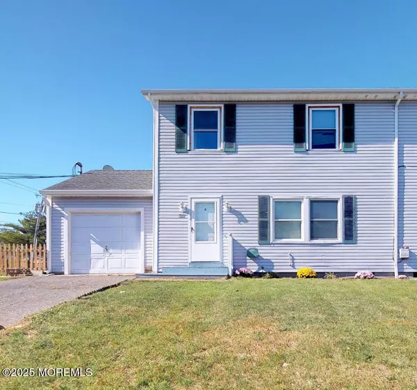 Toms River, NJ 08753,512 Roosevelt Avenue