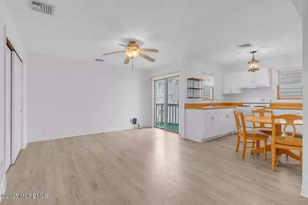 Belmar, NJ 07719,202 9th Avenue #UPSTAIRS APT