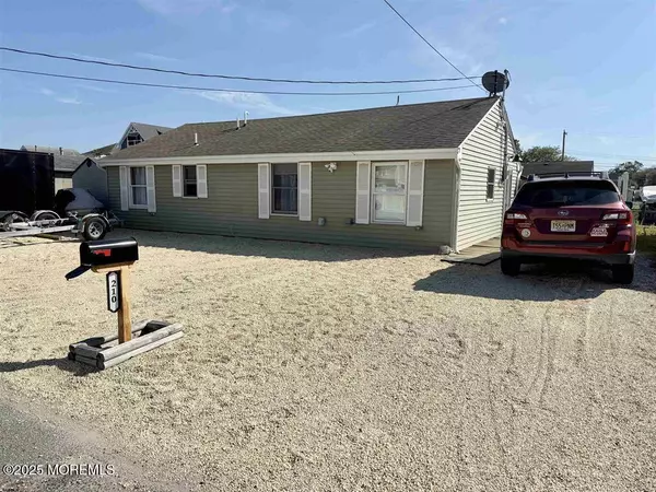 210 Fernwood Drive, Bayville, NJ 08721