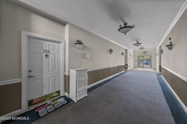 Manalapan, NJ 07726,316 Saint Andrews Place