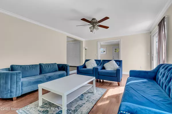 Oakhurst, NJ 07755,140 Idlewood Avenue