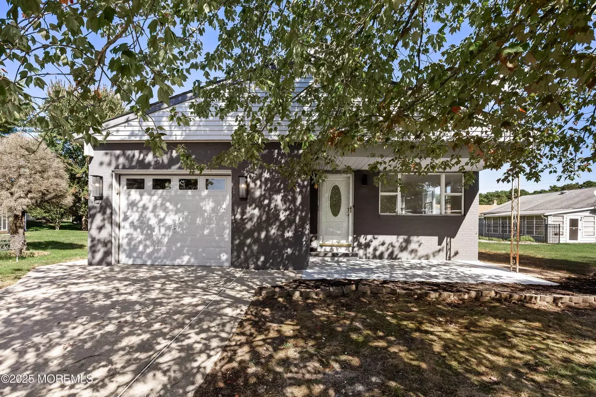 Toms River, NJ 08757,5 Saint Andrews Court