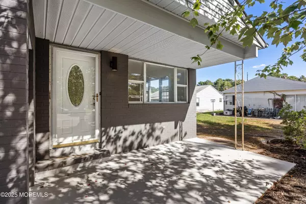 Toms River, NJ 08757,5 Saint Andrews Court