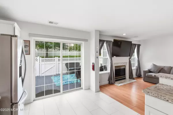 East Brunswick, NJ 08816,207 Windsong Circle #4