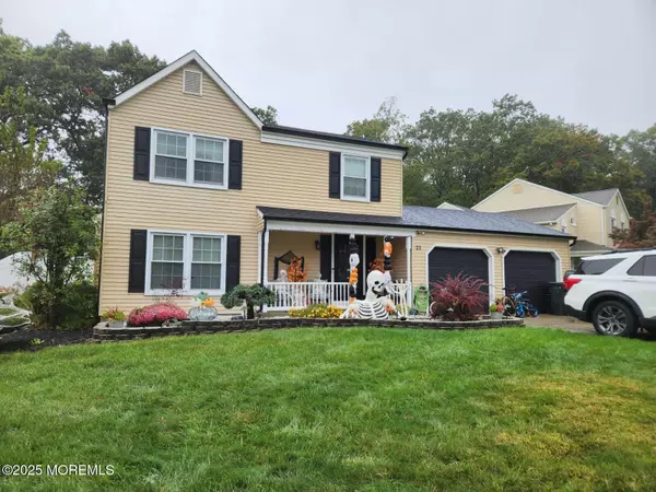 21 Bunker Hill Drive, Howell, NJ 07731