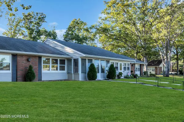 Lakewood, NJ 08701,282 Huntington Drive #C