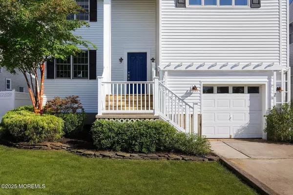 Rumson, NJ 07760,93 S Ward Avenue