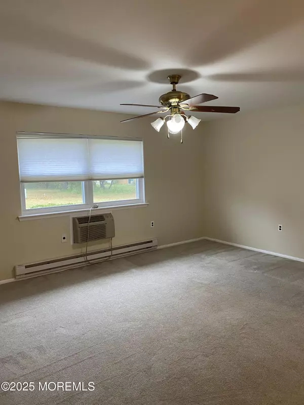 Whiting, NJ 08759,106 Hope Road #D