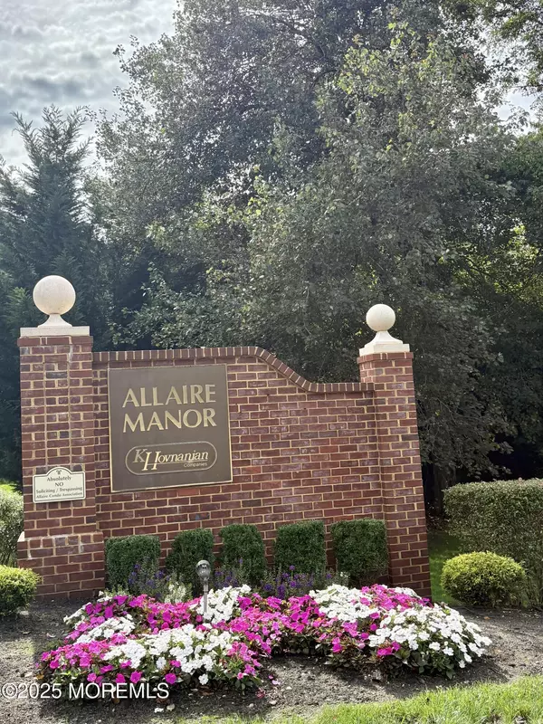 61 S Manor Court, Wall, NJ 07719