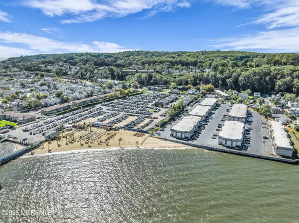 Highlands, NJ 07732,330 Shore Drive #E8